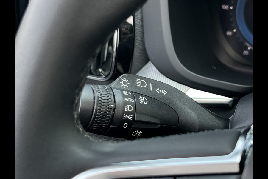 Volvo XC60 2.0 T8 Plug-in hybrid AWD Plus Bright | Pano | Pilot Assist | Blis