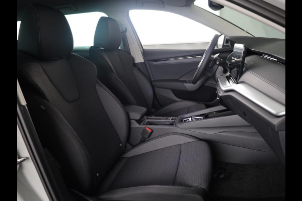 Škoda Octavia Combi 1.5 TSI MHEV Business Edition Plus 150 pk 7 versn. DSG | Winter Pakket | Trekhaak |  Lichtmetalen velgen 18" Lerna Antraciet