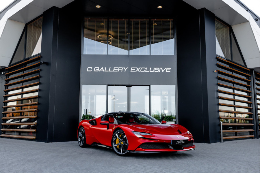 Ferrari SF90 Stradale 4.0 V8 - Origineel NL | Rosso Formula 1 | Lift | Carbon
