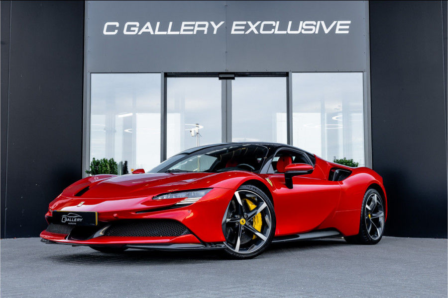 Ferrari SF90 Stradale 4.0 V8 - Origineel NL | Rosso Formula 1 | Lift | Carbon