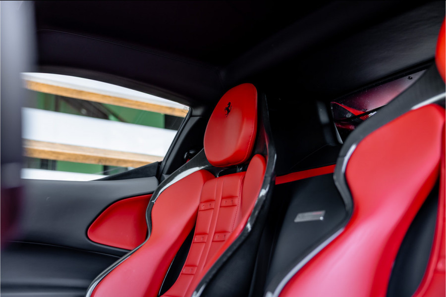 Ferrari SF90 Stradale 4.0 V8 - Origineel NL | Rosso Formula 1 | Lift | Carbon