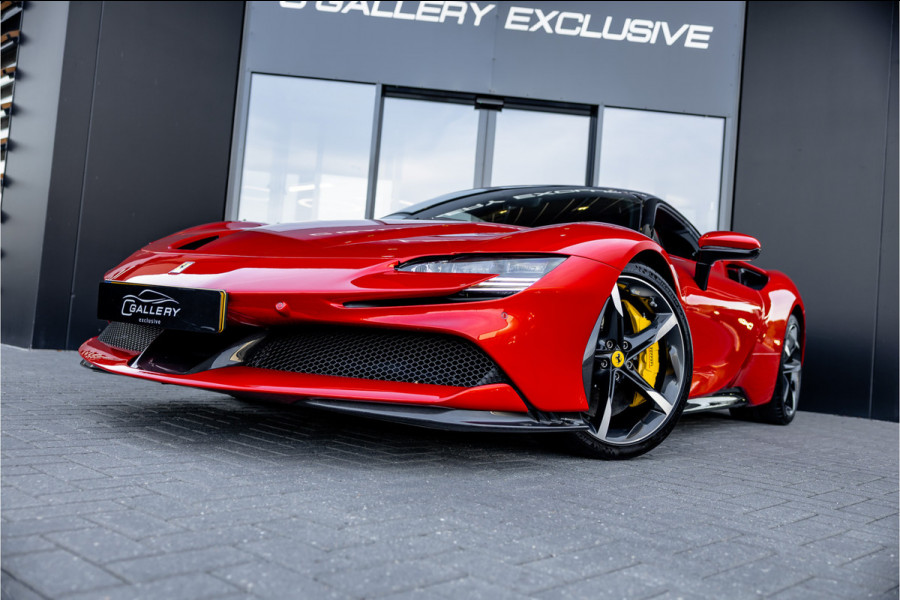 Ferrari SF90 Stradale 4.0 V8 - Origineel NL | Rosso Formula 1 | Lift | Carbon