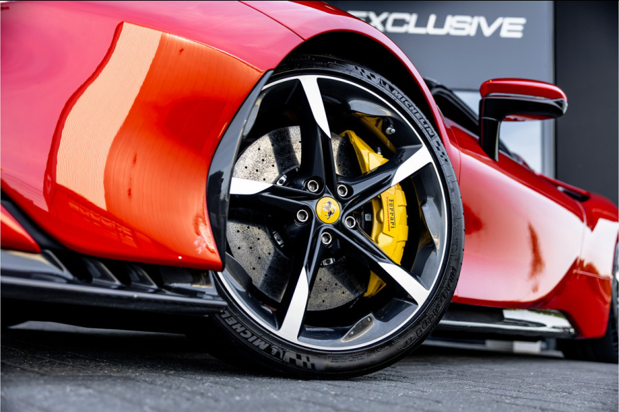 Ferrari SF90 Stradale 4.0 V8 - Origineel NL | Rosso Formula 1 | Lift | Carbon