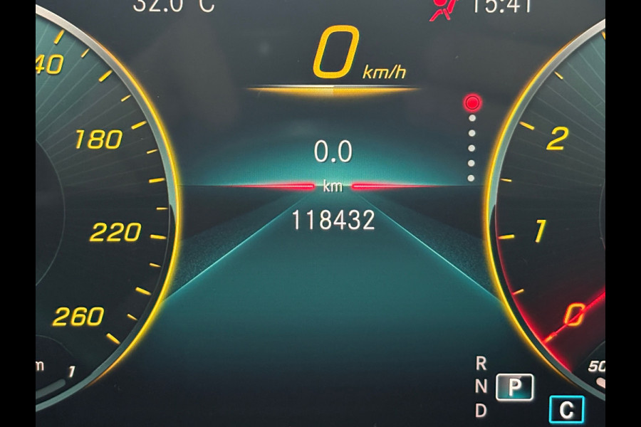 Mercedes-Benz A-Klasse 250 Premium Plus AMG, Pano, Sfeer, Night