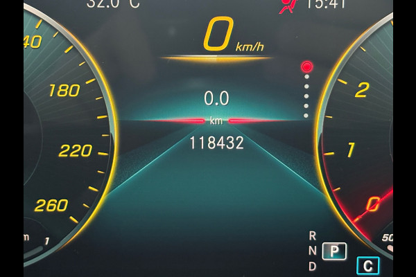 Mercedes-Benz A-Klasse 250 Premium Plus AMG, Pano, Sfeer, Night