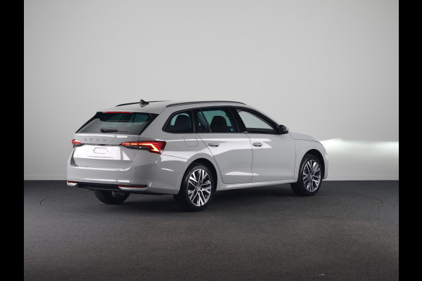 Škoda Octavia Combi 1.5 TSI MHEV Business Edition Plus 150 pk 7 versn. DSG | Winter Pakket | Trekhaak |  Lichtmetalen velgen 18" Lerna Antraciet