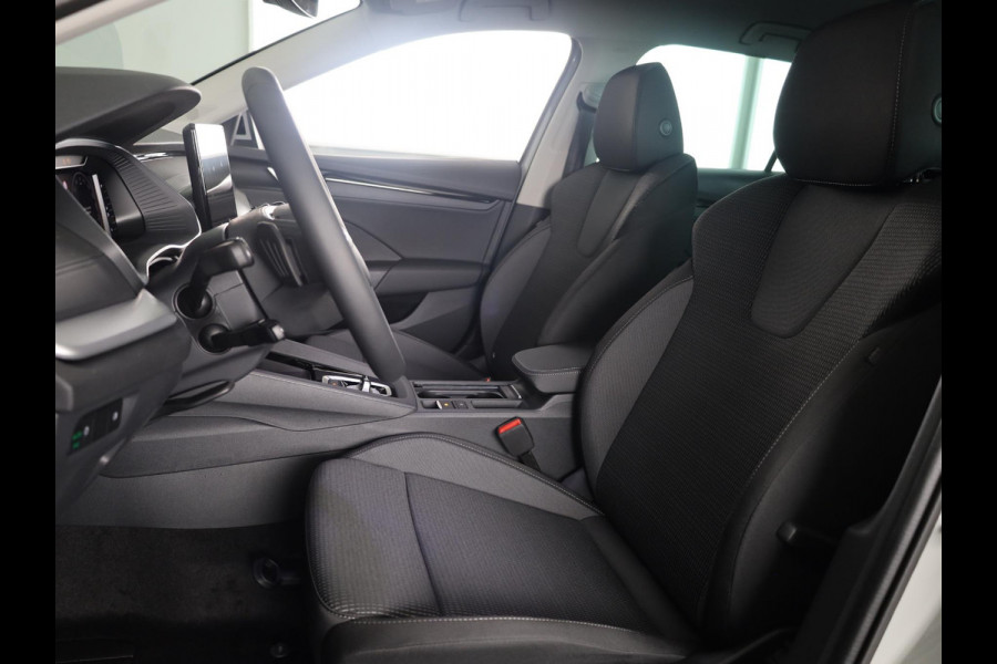 Škoda Octavia Combi 1.5 TSI MHEV Business Edition Plus 150 pk 7 versn. DSG | Winter Pakket | Trekhaak |  Lichtmetalen velgen 18" Lerna Antraciet