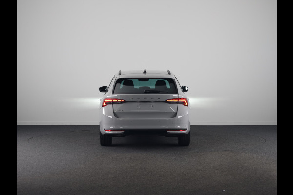 Škoda Octavia Combi 1.5 TSI MHEV Business Edition Plus 150 pk 7 versn. DSG | Winter Pakket | Trekhaak |  Lichtmetalen velgen 18" Lerna Antraciet