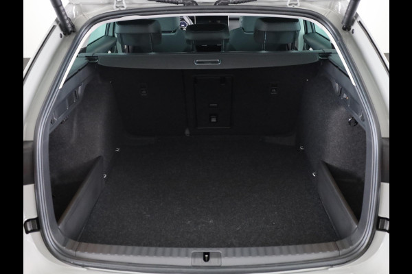 Škoda Octavia Combi 1.5 TSI MHEV Business Edition Plus 150 pk 7 versn. DSG | Winter Pakket | Trekhaak |  Lichtmetalen velgen 18" Lerna Antraciet