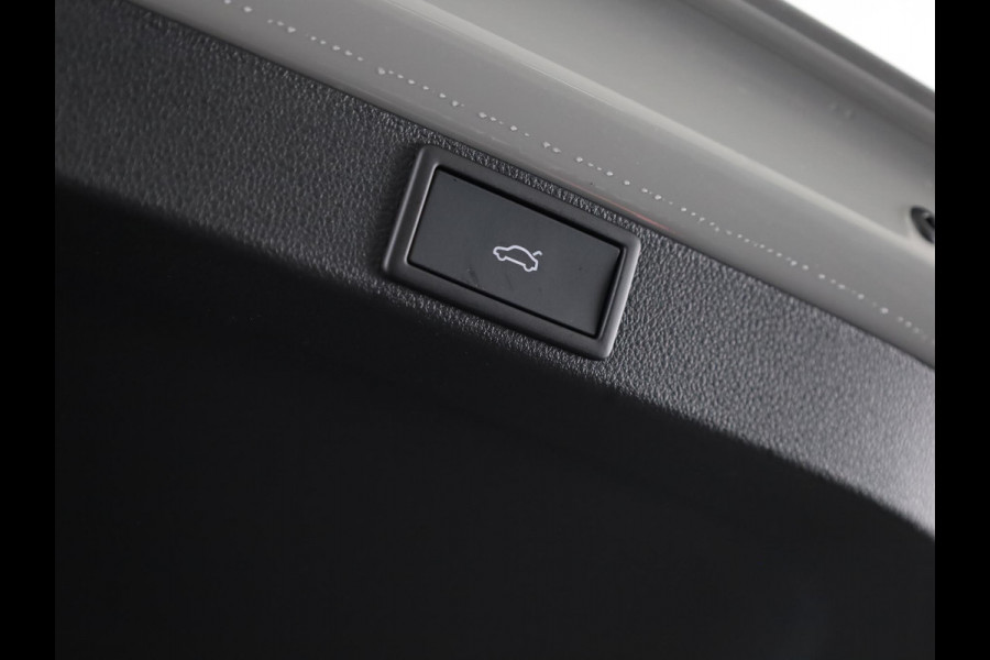 Škoda Octavia Combi 1.5 TSI MHEV Business Edition Plus 150 pk 7 versn. DSG | Winter Pakket | Trekhaak |  Lichtmetalen velgen 18" Lerna Antraciet