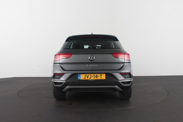 Volkswagen T-Roc 1.0 TSI Style > 110pk/Kleur Indium Grey/Parkeersensoren/navi/All season banden