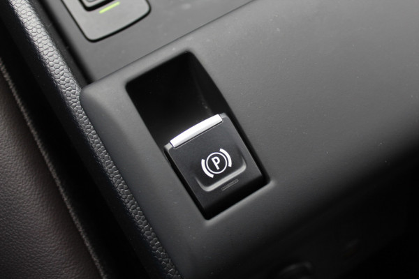 BMW i3 Executive Edition 120Ah 42 kWh / Panoramadak / Camera / Leder / Navigatie / 20'' / Warmtepomp / DAB / Stoelverwarming / Cruise Control