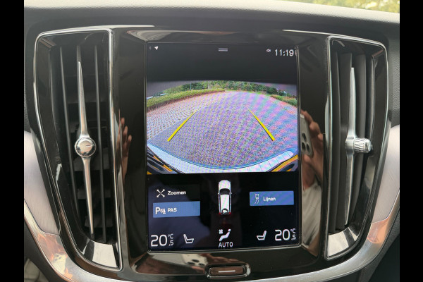 Volvo V60 2.0 B3 Momentum Advantage, leder sportinterieur, achteruitrijcamera, 19 inch, 1 e eigenaar, NL auto met nap