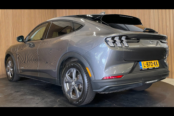 Ford Mustang Mach-E RWD 75 kWh|96% SOH|440 KM WLTP|VOLLEDER|STOEL+STUURVERWARMING|ACC|APPLE CARPLAY|CAMERA|NAP|NL-AUTO|INCL.BTW|
