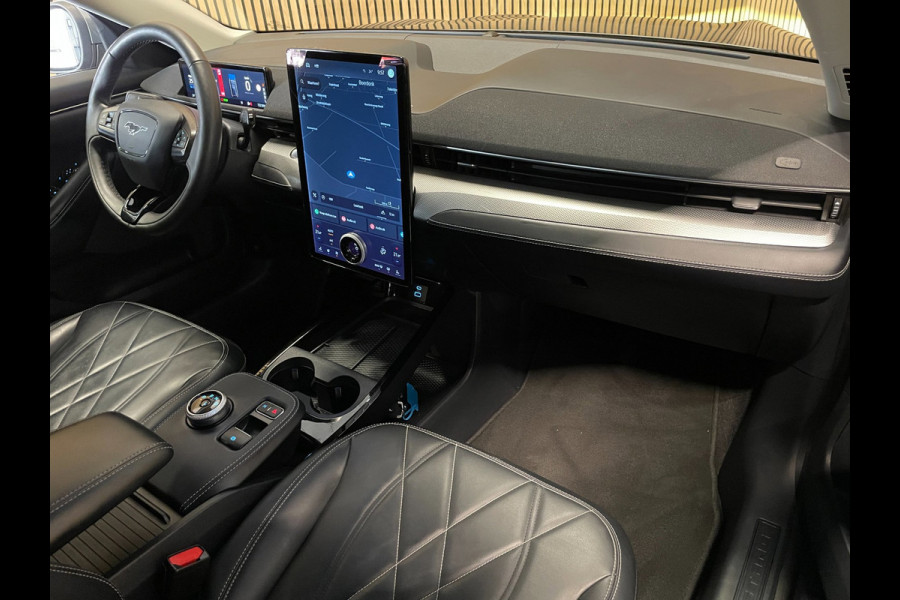 Ford Mustang Mach-E RWD 75 kWh|96% SOH|440 KM WLTP|VOLLEDER|STOEL+STUURVERWARMING|ACC|APPLE CARPLAY|CAMERA|NAP|NL-AUTO|INCL.BTW|