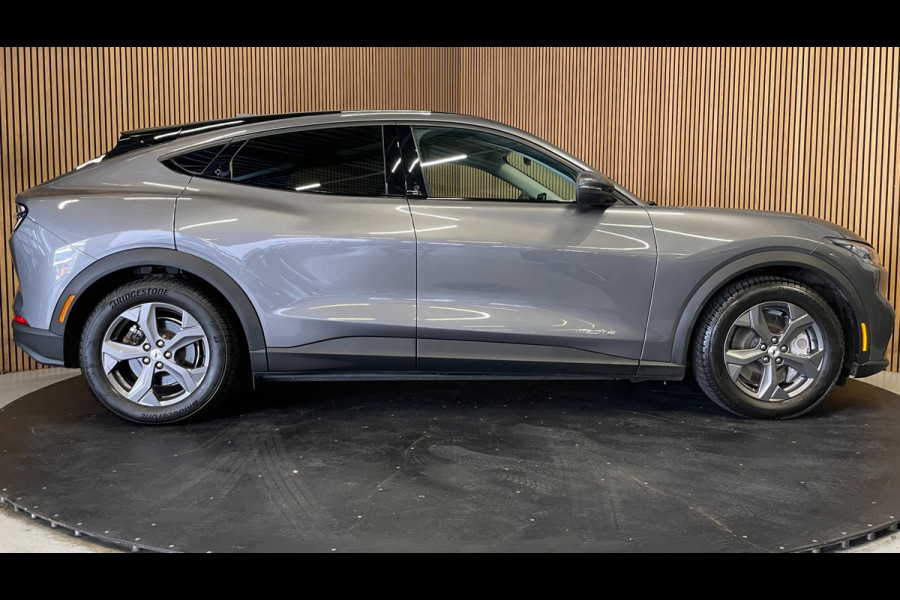 Ford Mustang Mach-E RWD 75 kWh|96% SOH|440 KM WLTP|VOLLEDER|STOEL+STUURVERWARMING|ACC|APPLE CARPLAY|CAMERA|NAP|NL-AUTO|INCL.BTW|