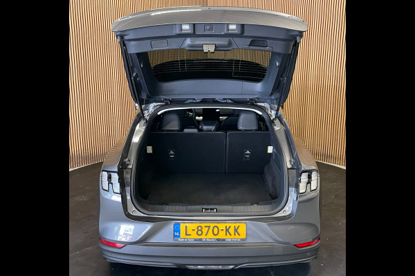 Ford Mustang Mach-E RWD 75 kWh|96% SOH|440 KM WLTP|VOLLEDER|STOEL+STUURVERWARMING|ACC|APPLE CARPLAY|CAMERA|NAP|NL-AUTO|INCL.BTW|