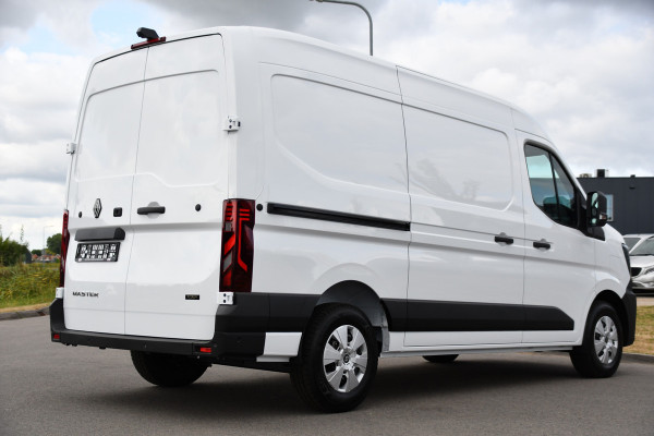 Renault Master E-Tech T35 L2H2 Extra long range 87 kWh Camera, Cruise, Carplay, LED, Clima, Stoelverwarming, Laadruimte Betimmering, 143pk, Virtual, Sensoren, Uniek!