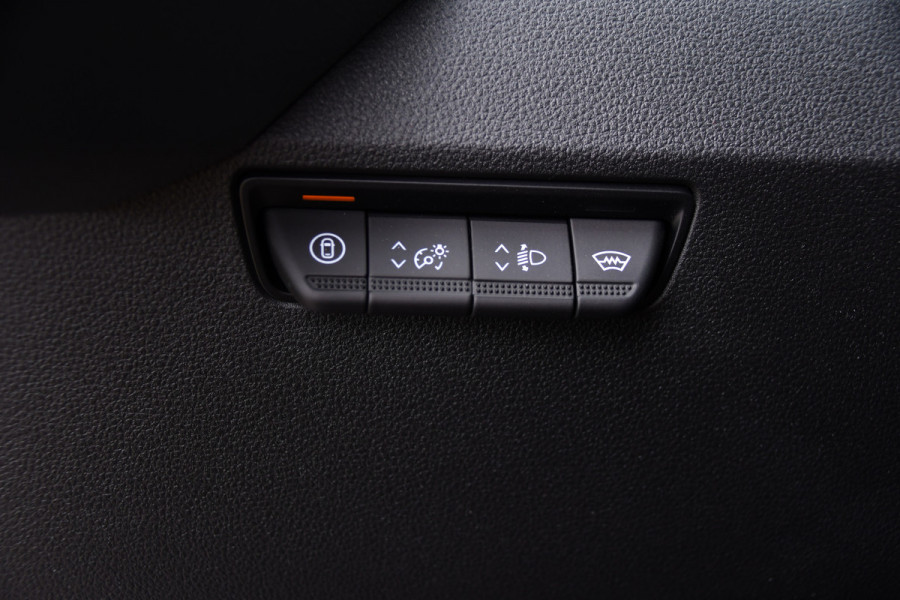 Renault Master E-Tech T35 L2H2 Extra long range 87 kWh Camera, Cruise, Carplay, LED, Clima, Stoelverwarming, Laadruimte Betimmering, 143pk, Virtual, Sensoren, Uniek!