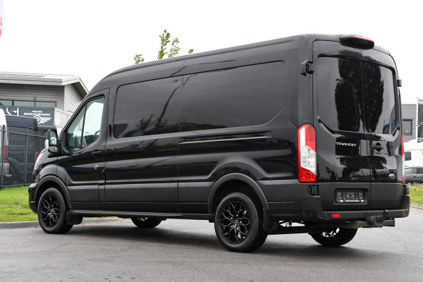 Ford Transit 350 2.0 TDCI L3H2 Black Edition Camera, Cruise, Carplay, 185pk, Xenon, Multimedia, Automaat, Trekhaak, Sensoren, Uniek!