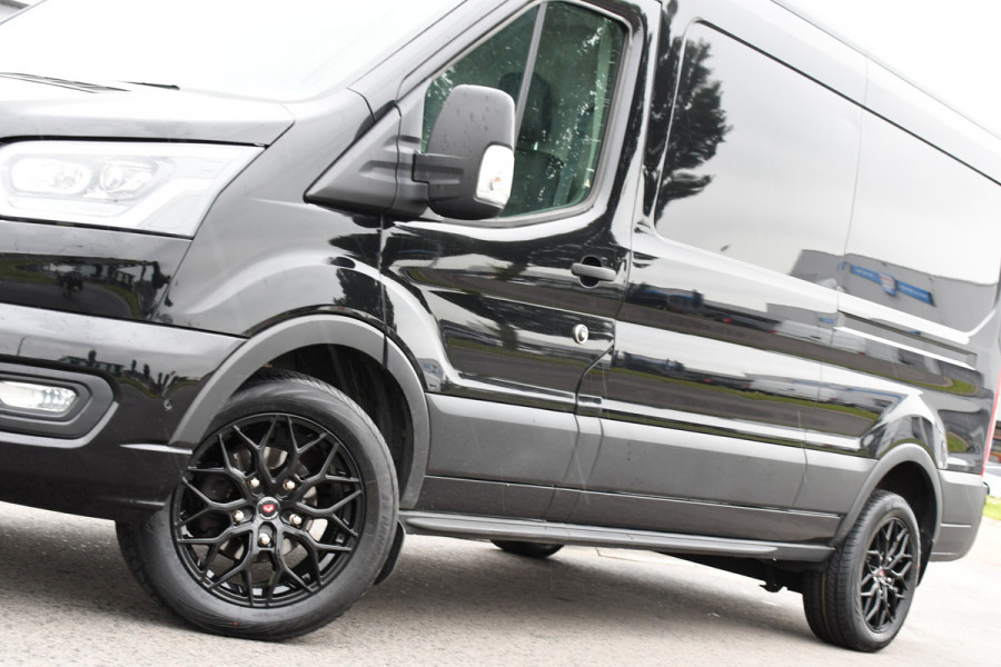 Ford Transit 350 2.0 TDCI L3H2 Black Edition Camera, Cruise, Carplay, 185pk, Xenon, Multimedia, Automaat, Trekhaak, Sensoren, Uniek!