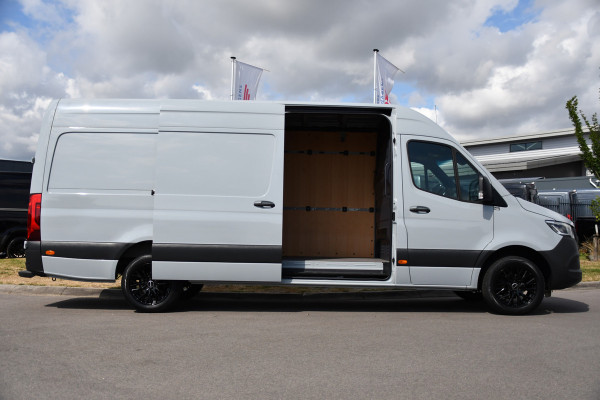 Mercedes-Benz Sprinter 317 1.9 CDI L3H2 RWD PB Edition NIEUW STAAT! Adaptieve Cruise, Camera, Carlay, LED, Standkachel, 170pk, Stoelverwarming, Dodehoek, Automaat, 3 Zitplaatsen, Uniek!