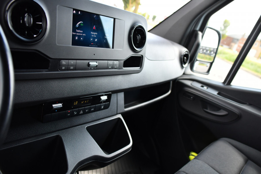 Mercedes-Benz Sprinter 317 1.9 CDI L3H2 RWD PB Edition NIEUW STAAT! Adaptieve Cruise, Camera, Carlay, LED, Standkachel, 170pk, Stoelverwarming, Dodehoek, Automaat, 3 Zitplaatsen, Uniek!
