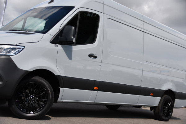 Mercedes-Benz Sprinter 317 1.9 CDI L3H2 RWD PB Edition NIEUW STAAT! Adaptieve Cruise, Camera, Carlay, LED, Standkachel, 170pk, Stoelverwarming, Dodehoek, Automaat, 3 Zitplaatsen, Uniek!