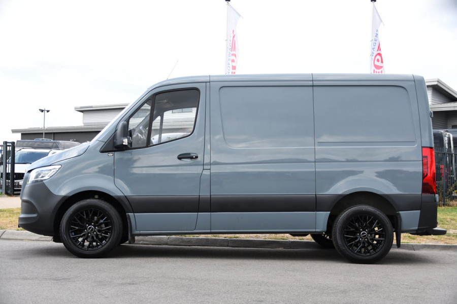 Mercedes-Benz Sprinter 315 1.9 CDI L1H1 PB Edition Adaptieve Cruise, Camera, Carplay, NAVI, LED, 10,5'' Mbux, LED, Automaat, Trekhaak, Stoelverwarming, Standkachel, Leder, Uniek!