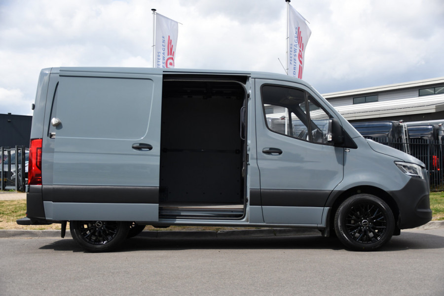 Mercedes-Benz Sprinter 315 1.9 CDI L1H1 PB Edition Adaptieve Cruise, Camera, Carplay, NAVI, LED, 10,5'' Mbux, LED, Automaat, Trekhaak, Stoelverwarming, Standkachel, Leder, Uniek!