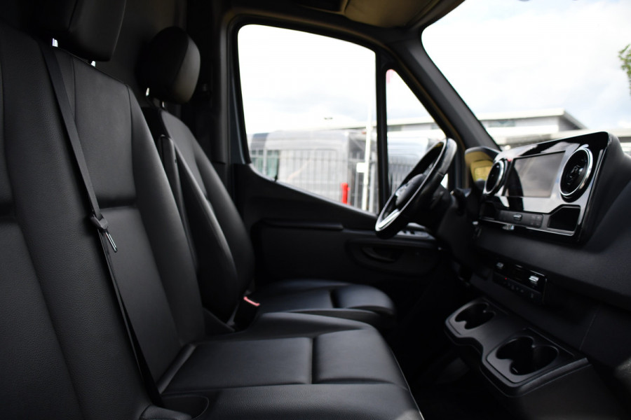 Mercedes-Benz Sprinter 315 1.9 CDI L1H1 PB Edition Adaptieve Cruise, Camera, Carplay, NAVI, LED, 10,5'' Mbux, LED, Automaat, Trekhaak, Stoelverwarming, Standkachel, Leder, Uniek!