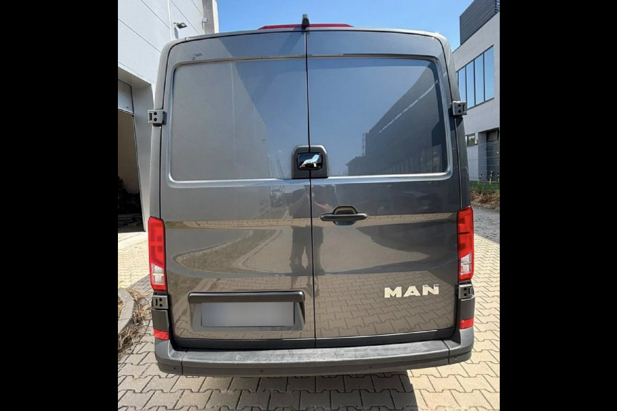 MAN TGE 3.180 35 2.0 L3H2 DC PB Edition Camera, Cruise, Carplay, LED, 177pk, Automaat, Sensoren, Multimedia, Uniek!