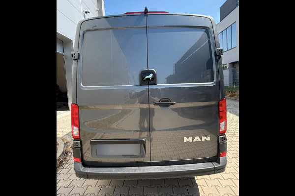 MAN TGE 3.180 35 2.0 L3H2 DC PB Edition Camera, Cruise, Carplay, LED, 177pk, Automaat, Sensoren, Multimedia, Uniek!