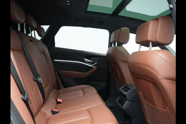 Audi Q8 e-tron 50 quattro S Line 95 kWh 340pk Dealer O.H | Luchtvering | Trekhaak Afn. | Adaptive Cruise | Bang & Olufsen | Head Up | 360 Camera | Lederen Sportstoelen & Stuur Verwarmd | Keyless | Apple Carplay | BLIS | Virtual | Navigatie | DAB | 21"L.M |