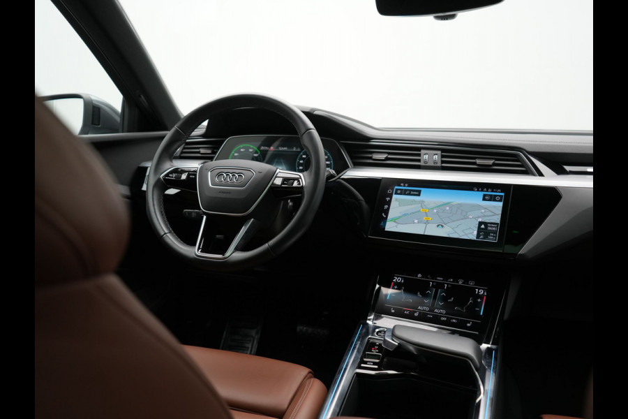 Audi Q8 e-tron 50 quattro S Line 95 kWh 340pk Dealer O.H | Luchtvering | Trekhaak Afn. | Adaptive Cruise | Bang & Olufsen | Head Up | 360 Camera | Lederen Sportstoelen & Stuur Verwarmd | Keyless | Apple Carplay | BLIS | Virtual | Navigatie | DAB | 21"L.M |