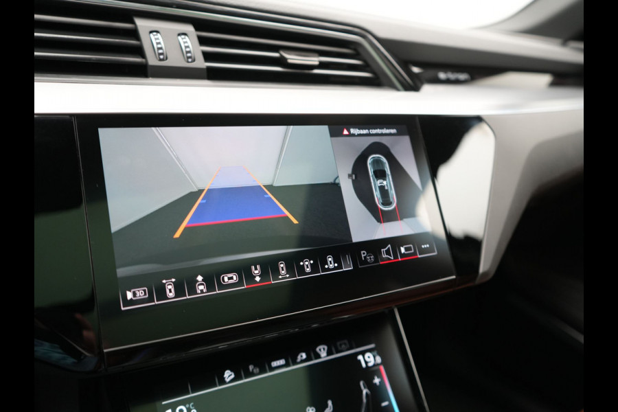 Audi Q8 e-tron 50 quattro S Line 95 kWh 340pk Dealer O.H | Luchtvering | Trekhaak Afn. | Adaptive Cruise | Bang & Olufsen | Head Up | 360 Camera | Lederen Sportstoelen & Stuur Verwarmd | Keyless | Apple Carplay | BLIS | Virtual | Navigatie | DAB | 21"L.M |