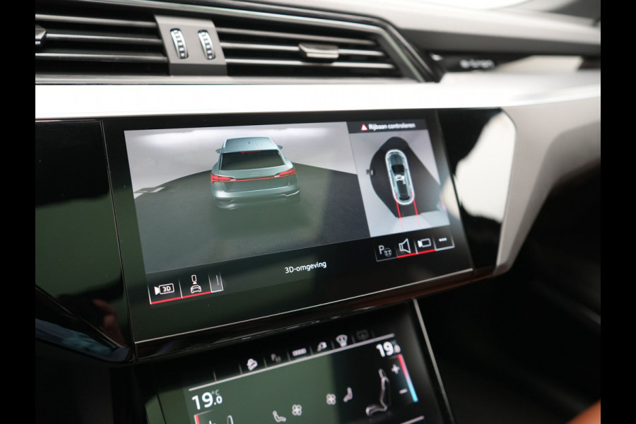 Audi Q8 e-tron 50 quattro S Line 95 kWh 340pk Dealer O.H | Luchtvering | Trekhaak Afn. | Adaptive Cruise | Bang & Olufsen | Head Up | 360 Camera | Lederen Sportstoelen & Stuur Verwarmd | Keyless | Apple Carplay | BLIS | Virtual | Navigatie | DAB | 21"L.M |