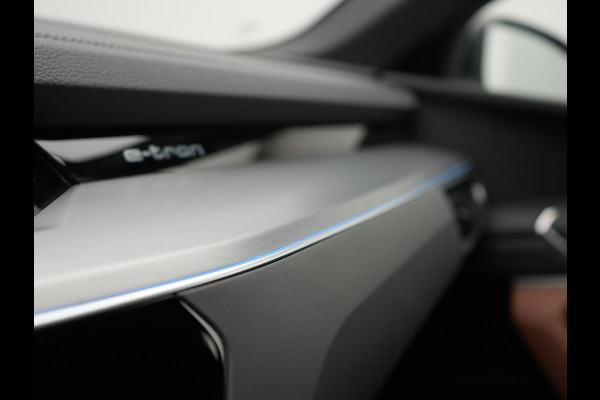 Audi Q8 e-tron 50 quattro S Line 95 kWh 340pk Dealer O.H | Luchtvering | Trekhaak Afn. | Adaptive Cruise | Bang & Olufsen | Head Up | 360 Camera | Lederen Sportstoelen & Stuur Verwarmd | Keyless | Apple Carplay | BLIS | Virtual | Navigatie | DAB | 21"L.M |