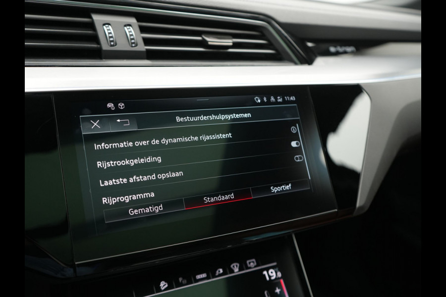 Audi Q8 e-tron 50 quattro S Line 95 kWh 340pk Dealer O.H | Luchtvering | Trekhaak Afn. | Adaptive Cruise | Bang & Olufsen | Head Up | 360 Camera | Lederen Sportstoelen & Stuur Verwarmd | Keyless | Apple Carplay | BLIS | Virtual | Navigatie | DAB | 21"L.M |