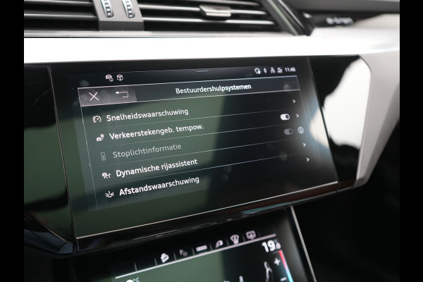 Audi Q8 e-tron 50 quattro S Line 95 kWh 340pk Dealer O.H | Luchtvering | Trekhaak Afn. | Adaptive Cruise | Bang & Olufsen | Head Up | 360 Camera | Lederen Sportstoelen & Stuur Verwarmd | Keyless | Apple Carplay | BLIS | Virtual | Navigatie | DAB | 21"L.M |