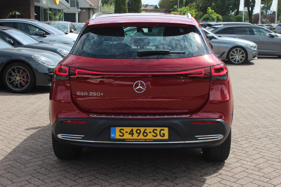 Mercedes-Benz EQA 250+ Luxury Line 71 kWh / SoH 93,4% / Camera / Leder / CarPlay / Keyless / 18'' / Stoelverwarming / DAB / Cruise Control