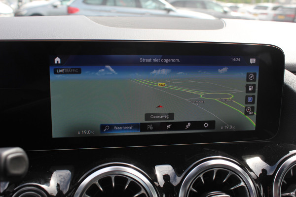 Mercedes-Benz EQA 250+ Luxury Line 71 kWh / SoH 93,4% / Camera / Leder / CarPlay / Keyless / 18'' / Stoelverwarming / DAB / Cruise Control