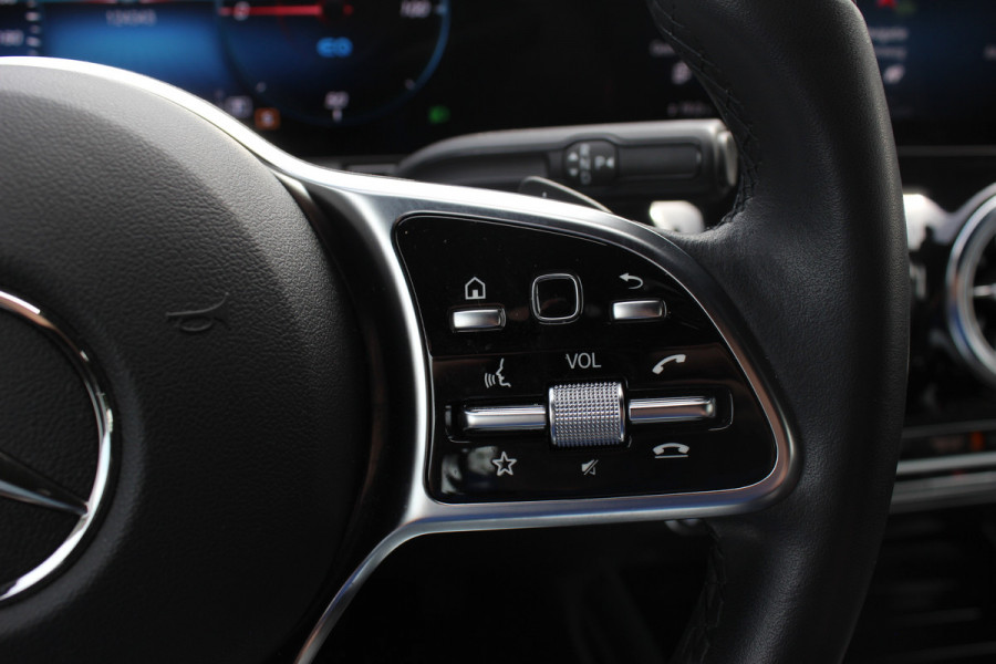 Mercedes-Benz EQA 250+ Luxury Line 71 kWh / SoH 93,4% / Camera / Leder / CarPlay / Keyless / 18'' / Stoelverwarming / DAB / Cruise Control