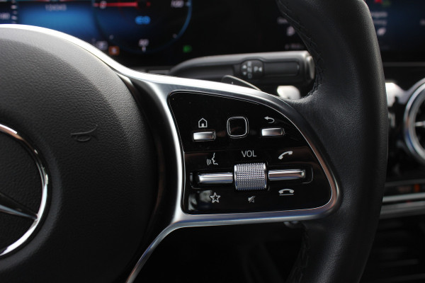 Mercedes-Benz EQA 250+ Luxury Line 71 kWh / SoH 93,4% / Camera / Leder / CarPlay / Keyless / 18'' / Stoelverwarming / DAB / Cruise Control