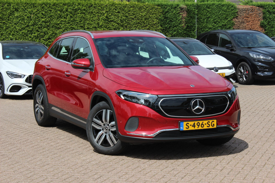 Mercedes-Benz EQA 250+ Luxury Line 71 kWh / SoH 93,4% / Camera / Leder / CarPlay / Keyless / 18'' / Stoelverwarming / DAB / Cruise Control