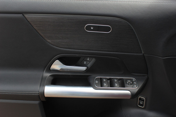 Mercedes-Benz EQA 250+ Luxury Line 71 kWh / SoH 93,4% / Camera / Leder / CarPlay / Keyless / 18'' / Stoelverwarming / DAB / Cruise Control