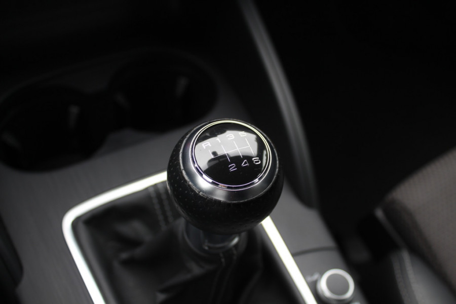 Audi A3 Sportback 1.0 TFSI Sport S Line Edition / Trekhaak / Navigatie / Parkeerhulp achter / Sportstoelen / Cruise Control / LED Koplampen