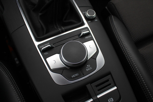 Audi A3 Sportback 1.0 TFSI Sport S Line Edition / Trekhaak / Navigatie / Parkeerhulp achter / Sportstoelen / Cruise Control / LED Koplampen