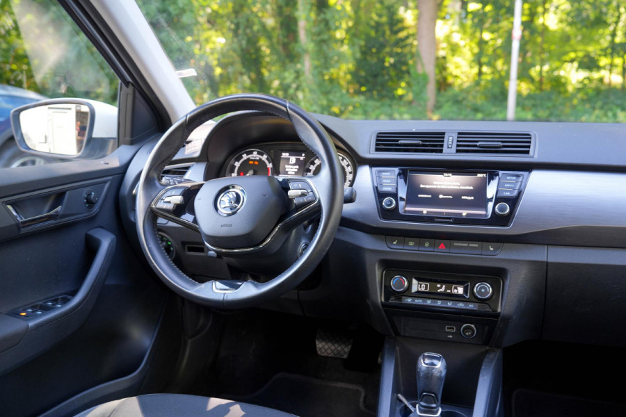 Škoda Fabia 1.0 TSI Ambition | Automaat | Camera | Carplay | Stoelverwarming | Climate