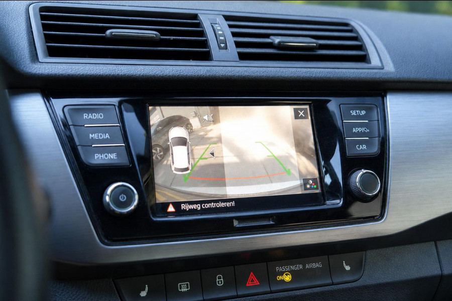 Škoda Fabia 1.0 TSI Ambition | Automaat | Camera | Carplay | Stoelverwarming | Climate